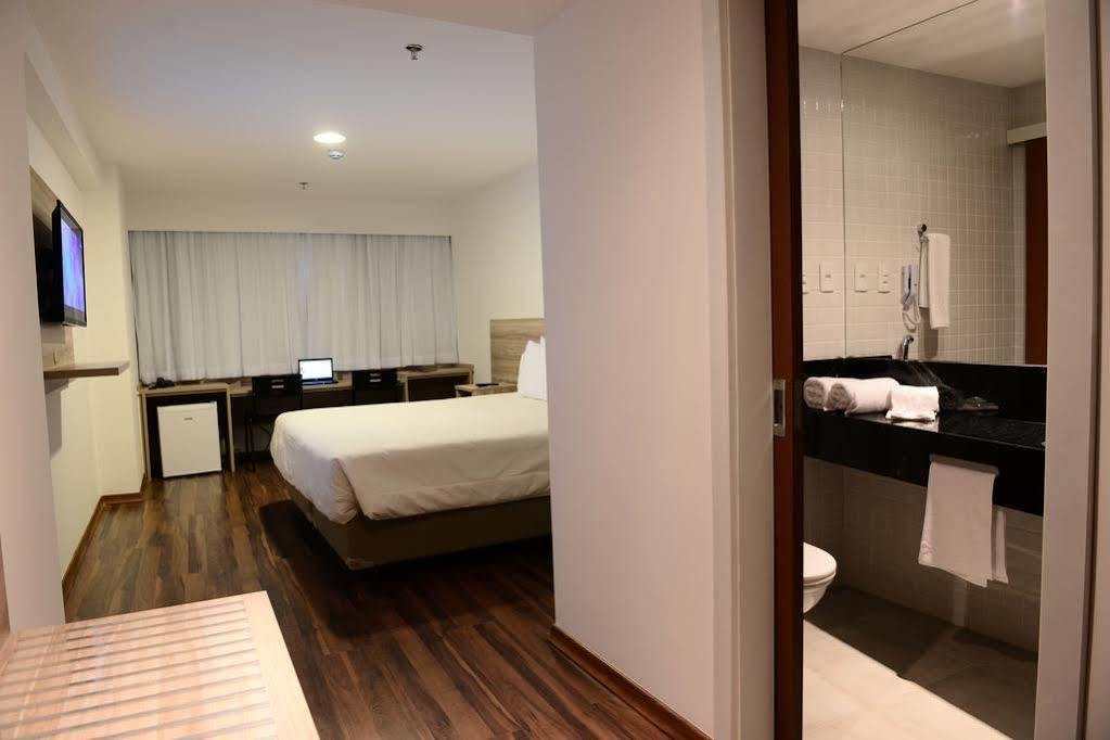 Trade Hotel Жуис-ди-Фора Экстерьер фото